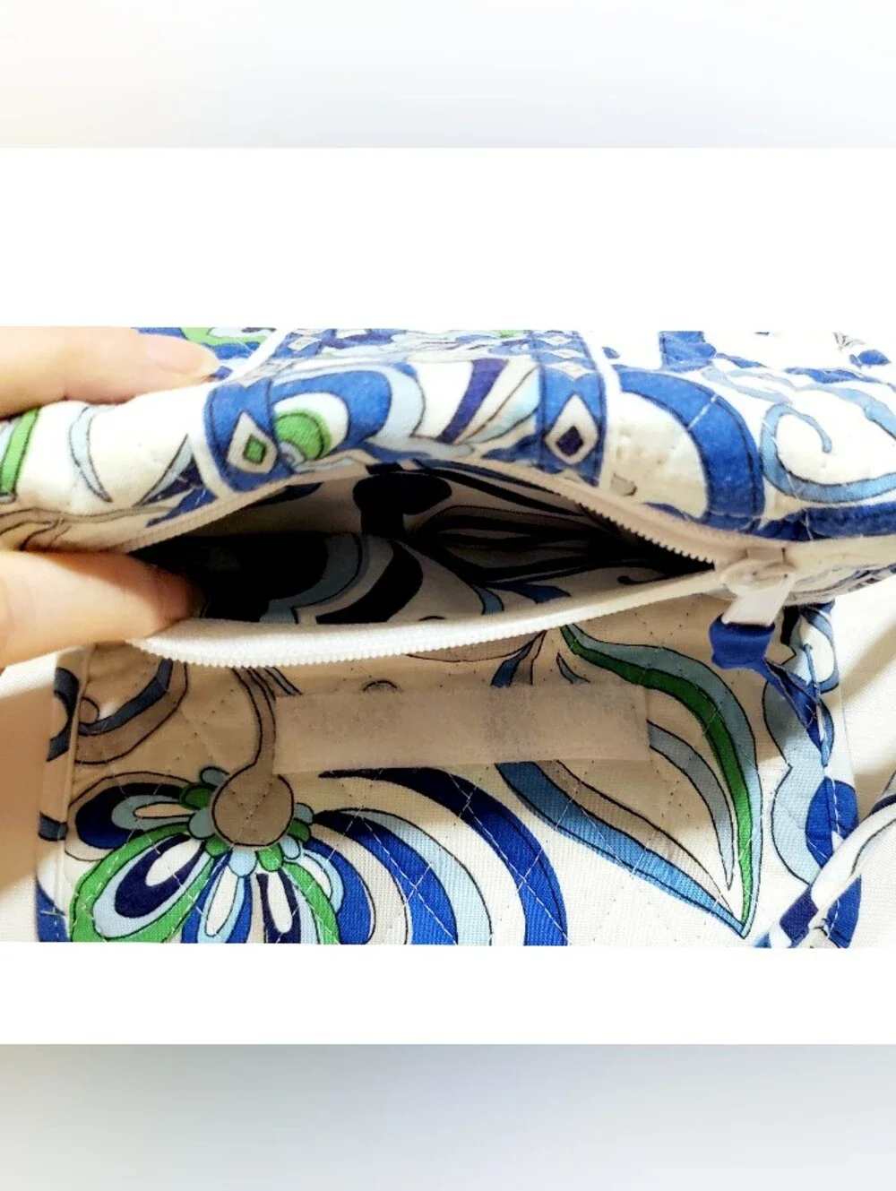 Vera Bradley All in one Wallet Purse Crosbody in Mediterranean White